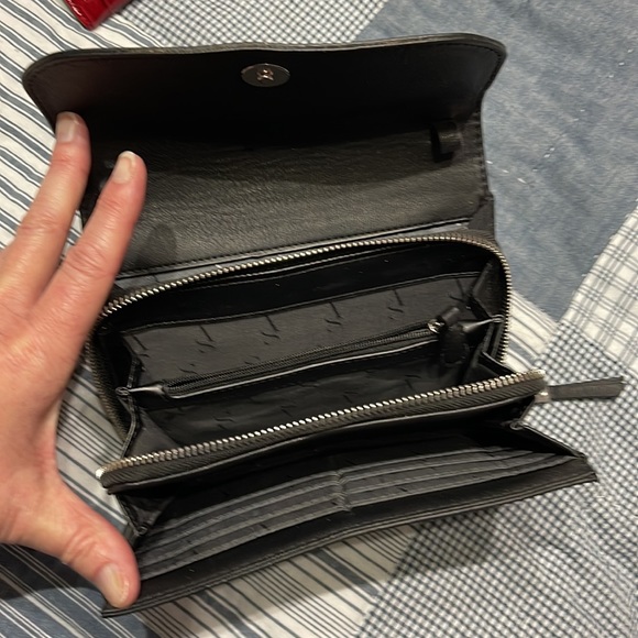 😍3 for $20 Vera wang wallet - Picture 3 of 11